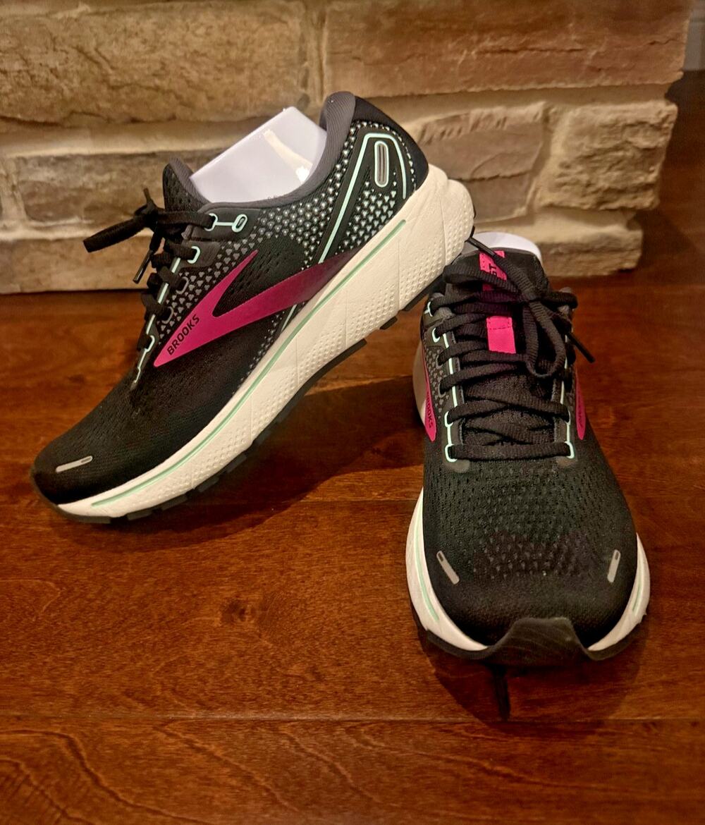 Brooks Ghost 14 Athletic Shoes Black Size 10 Womens Running Shoes Lace Sneakers